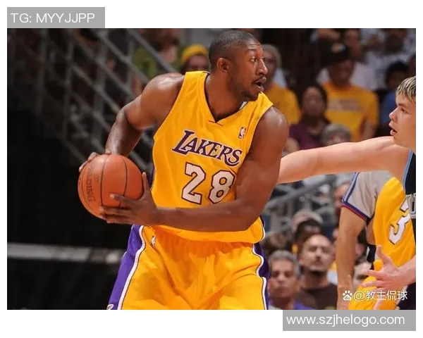 奎因成为历史上第三位20岁或更年轻助攻上双的中锋